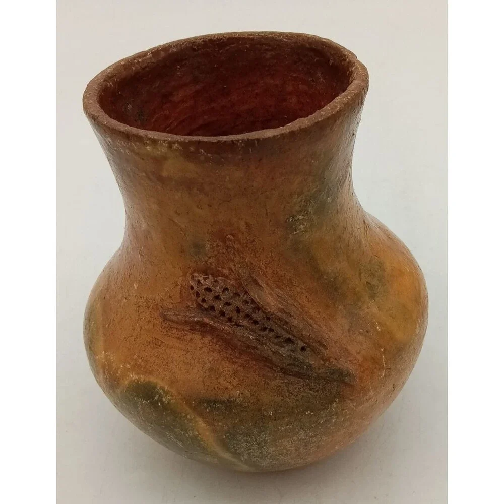 Vintage Lorena Bartlett Navajo/Dine Pine Pitch Pottery Folk Art Corn Vase 3.375
